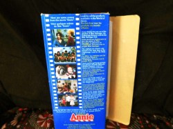 ANNIE IN BOX BK